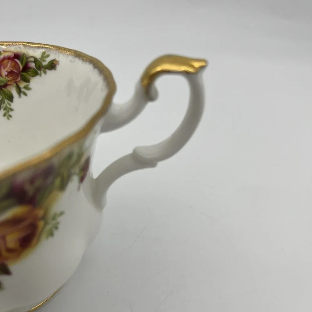 Vintage Royal Albert Old Country Roses Teacup &‎ Saucer Set - Bone China
